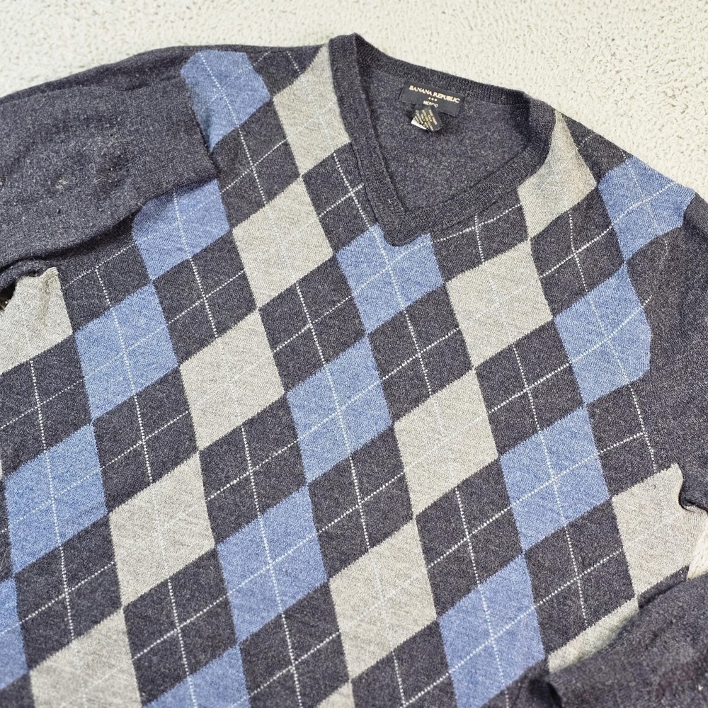 Banana Republic Sweater Mens Large Gray Merino Wool V Neck Argyle Knit Pullover